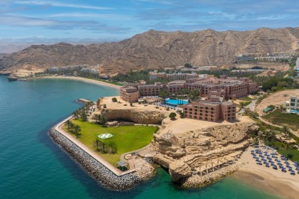 Группа Hilton открыла три отеля на знаменитом побережье  Омана Barr Al Jissah - Hilton Muscat Al Bandar 5*
